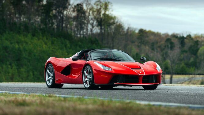 Ferrari LaFerrari Aperta, 260 km qui valent une fortune Ferrari LaFerrari Aperta, con 260 km vale una fortuna