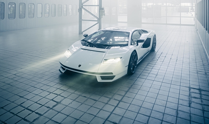 Lamborghini Countach LPI 800-4, che sound il V12