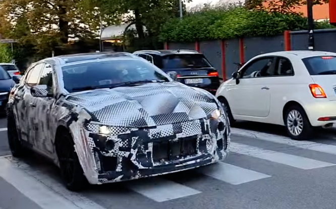 Ferrari Purosangue, il ruggito del V12