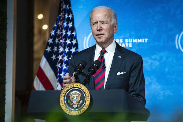 Biden répond à Musk : "D'autres continuent à embaucher". Biden risponde a Musk: “Gli altri continuano ad assumere”
