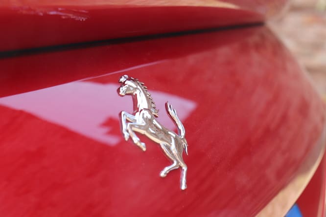 Ferrari, test per una misteriosa supercar ibrida