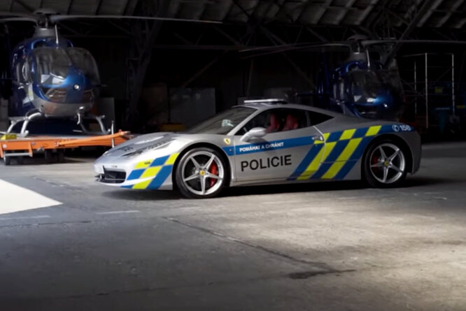 Ferrari 458 Italia, prima il sequestro poi l’ingresso in Polizia