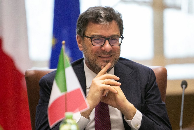 Giorgetti : "De plus en plus de pression sur le Giorgetti: “Sempre più pressioni sul settore auto”
