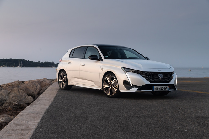 Peugeot, le design toujours au premier plan Peugeot, design sempre in primo piano