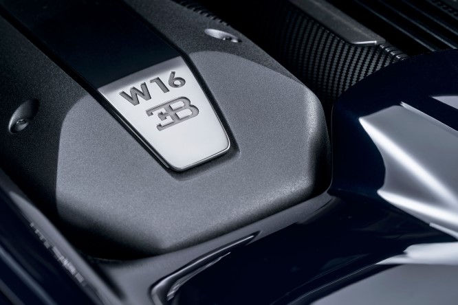 Bugatti, l’erede ibrida della Chiron arriverà nel 2027