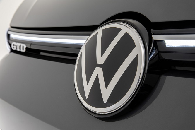 Volkswagen, terremoto Blume: cadono le prime teste