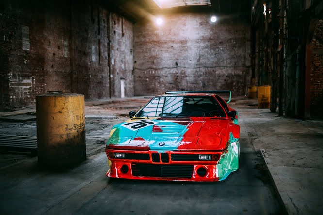 BMW, la M1 dipinta da Andy Warhol arriva a Milano
