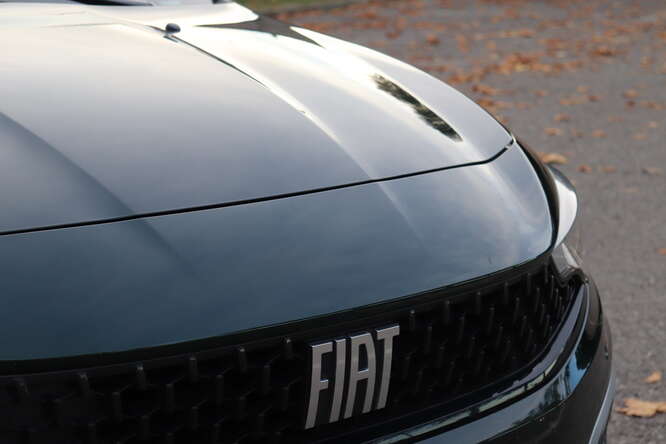 Fiat mise sur l'Algérie : production et développement local Fiat punta sull’Algeria: produzione e sviluppo locale