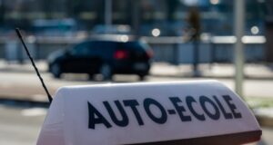 Combien d’heures de conduite pour passer le permis ? Réaliser des heures de conduite avec une auto-école