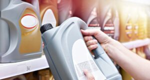 Quelle huile moteur pour ma voiture : comment trouver la bonne référence ? Choisir de l'huile moteur pour sa voiture