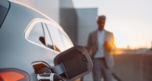 Éco-conduite : conseils pour une conduite électrique souple et économe en énergie comment rouler éco avec voiturae électrique