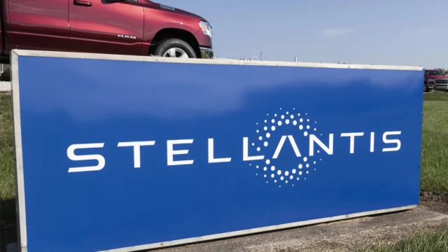 Stellantis-baisse-ses-prix-en-France-pour-relancer-ses-ventes-en-2026